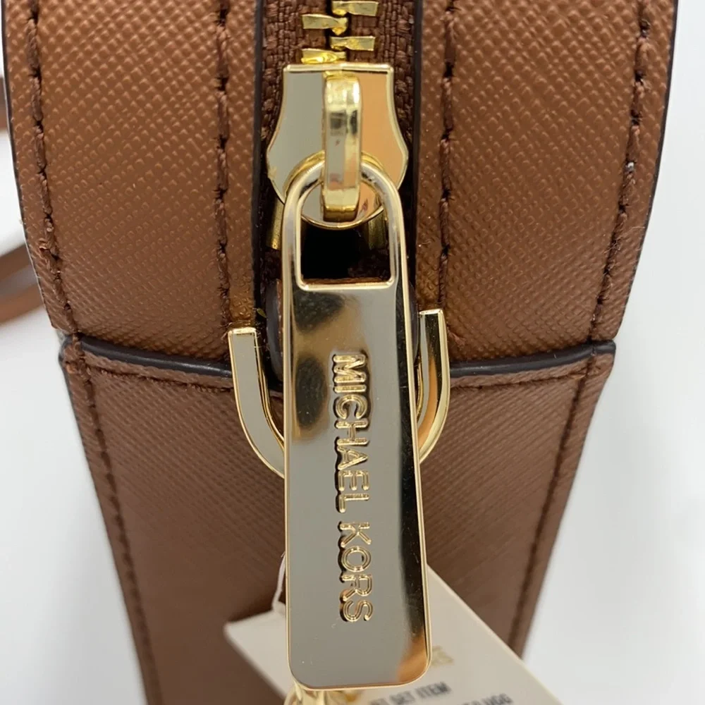 MICHAEL KORS LARGE EW CROSSBODY NAT/ LUGGAGE - Picture 13 of 16
